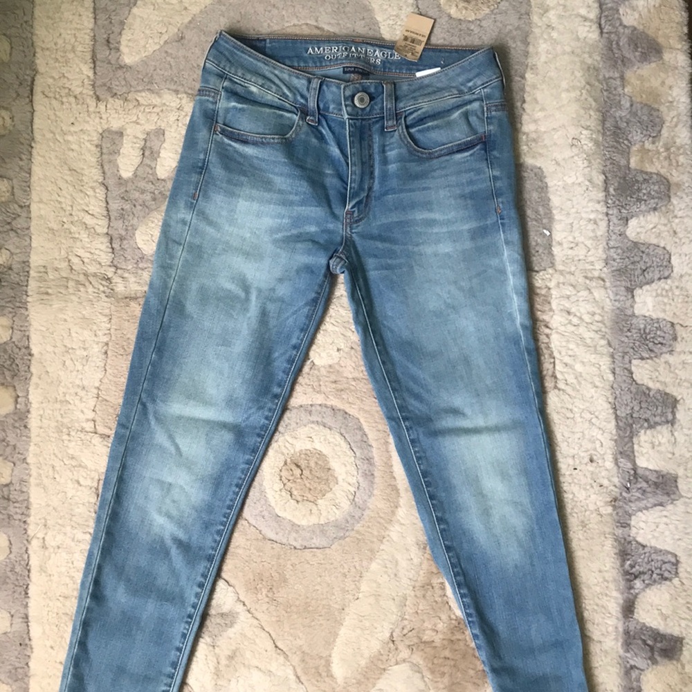 American eagle light wash jeans